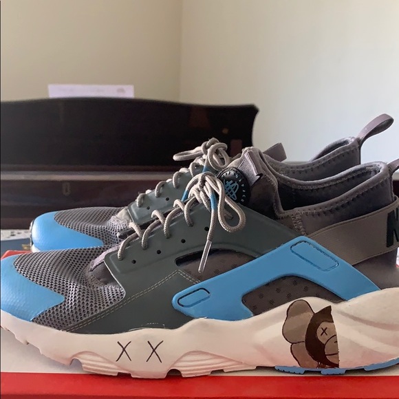 NIKE HURRACHE X KAWS CUSTOM - Picture 4 of 4